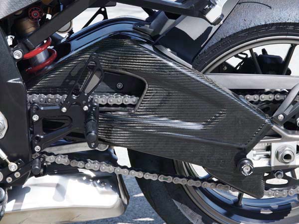 2022年最新版☆高級感溢れる 正規品／アルファレーシング S1000RR カーボン スイングアームカバーセット（カーボン） alpha Racing  バイク
